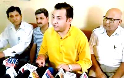 Nitish Mahajan interacting with media persons after quitting PDP. Nitish Mahajan interacting with media persons after quitting PDP.