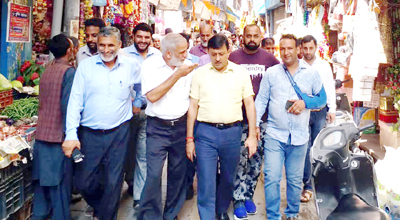 MLC Vibodh Gupta visiting Rajouri market for inspecting sanitary condition. MLC Vibodh Gupta visiting Rajouri market for inspecting sanitary condition.