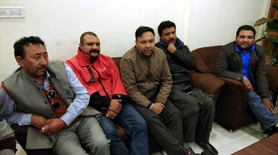 NC and Cong leaders at a meeting in Kargil on Sunday. —Excelsior/Basharat Ladakhi NC and Cong leaders at a meeting in Kargil on Sunday. —Excelsior/Basharat Ladakhi