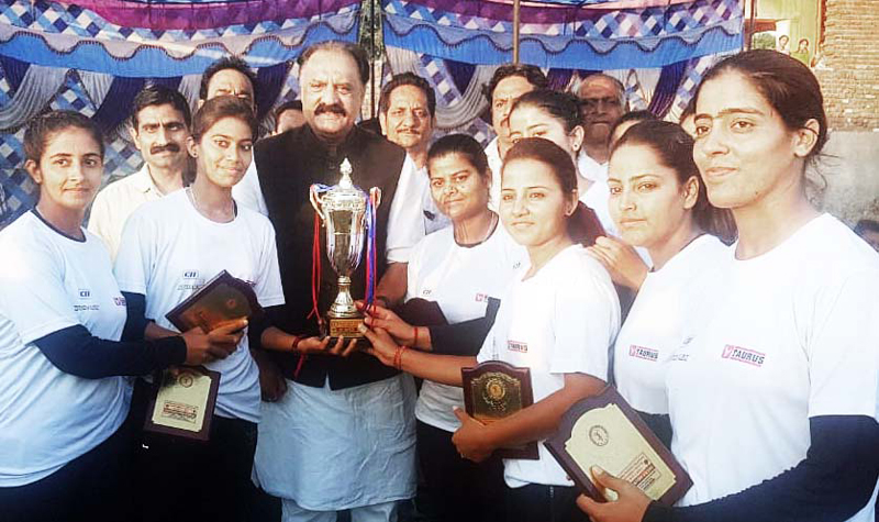 Former Minister Surjeet Singh Slathia felicitating winners of Volleyball Tournament at Raya in Samba on Sunday. Former Minister Surjeet Singh Slathia felicitating winners of Volleyball Tournament at Raya in Samba on Sunday.