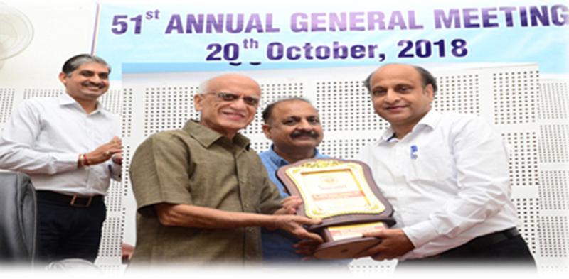 Er VN Sharma presenting memento to Ashok Kumar Gandotra, Chief Engineer PHE Department Jammu. Er VN Sharma presenting memento to Ashok Kumar Gandotra, Chief Engineer PHE Department Jammu.