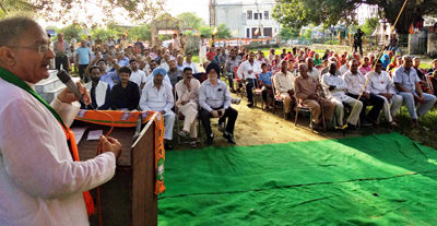 Former Deputy Chief Minister & MLA Gandhi Nagar Kavinder Gupta addressing a meeting in Gandhi Nagar on Saturday. Former Deputy Chief Minister & MLA Gandhi Nagar Kavinder Gupta addressing a meeting in Gandhi Nagar on Saturday.