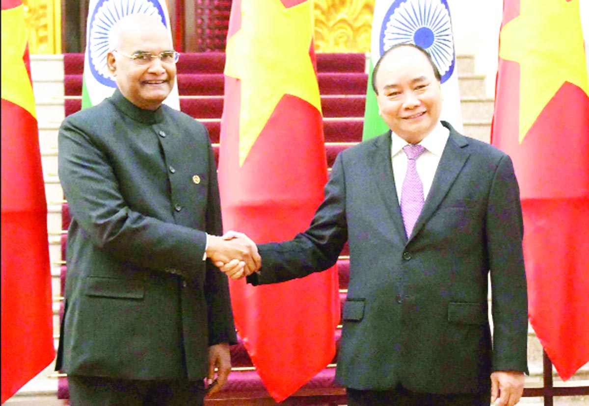 President, Ram Nath Kovind meeting the Prime Minister of Vietnam, Mr. Nguyen Xuan Phuc, at the Government House, at Hanoi, in Vietnam. President, Ram Nath Kovind meeting the Prime Minister of Vietnam, Mr. Nguyen Xuan Phuc, at the Government House, at Hanoi, in Vietnam.
