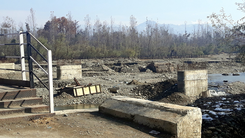 Under-construction Larkipora bridge. -Excelsior/Sajad Dar Under-construction Larkipora bridge. -Excelsior/Sajad Dar