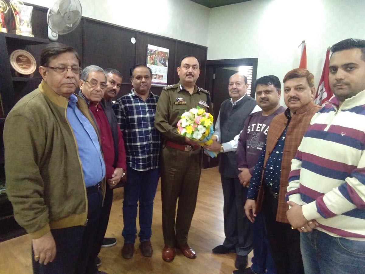 A delegation of traders from Ware House at a meeting with IGP Jammu S D Singh on Friday. A delegation of traders from Ware House at a meeting with IGP Jammu S D Singh on Friday.