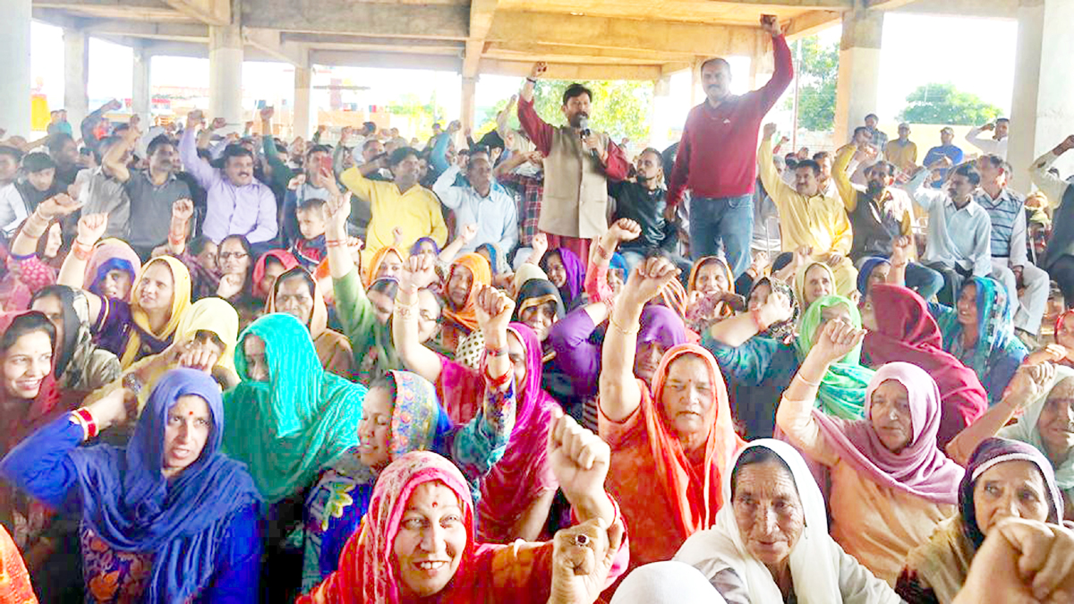 Ch Lal Singh addressing a public meeting at Satrayan in R S Pura on Sunday. Ch Lal Singh addressing a public meeting at Satrayan in R S Pura on Sunday.