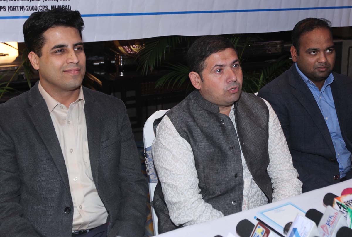 Dr Dushyant Choudhary, Medical Director, Maxx Lyfe Hospital along with Dr Rajiv Thukral addressing a press conference at Jammu. —Excelsior/Rakesh Dr Dushyant Choudhary, Medical Director, Maxx Lyfe Hospital along with Dr Rajiv Thukral addressing a press conference at Jammu. —Excelsior/Rakesh