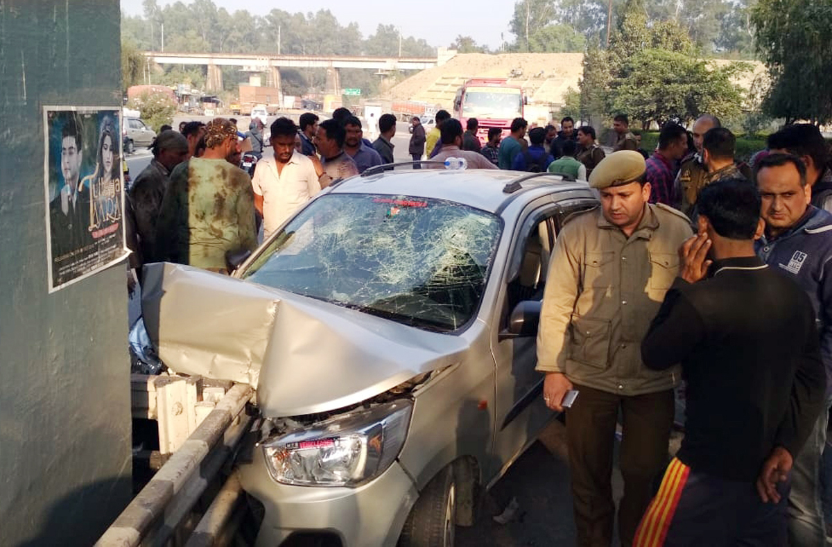 A car which met with an accident at Lakhanpur Toll Plaza on Wednesday. —Excelsior/Pardeep A car which met with an accident at Lakhanpur Toll Plaza on Wednesday. —Excelsior/Pardeep