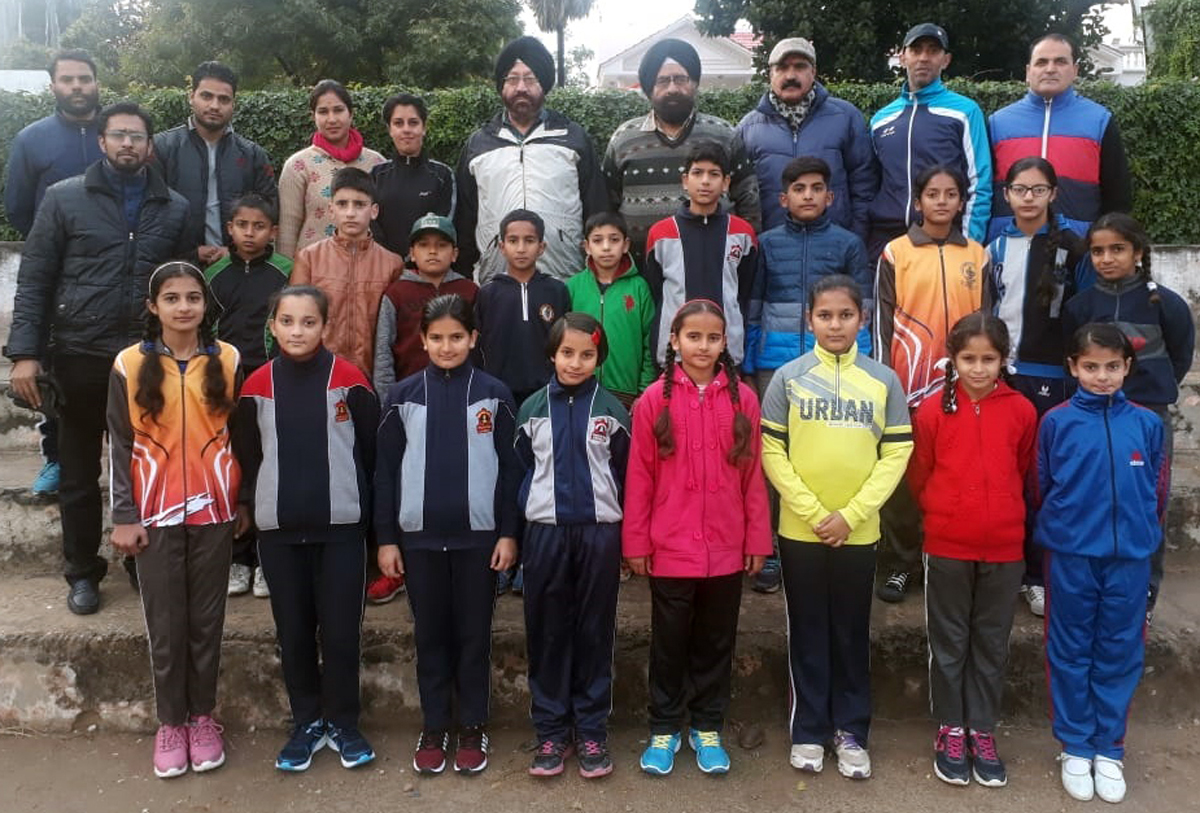 Kho-Kho players and dignitaries posing for group photograph. Kho-Kho players and dignitaries posing for group photograph.