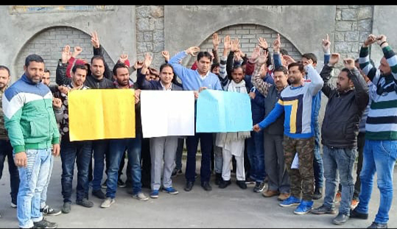 Youth Cong activists staging protest against State Administration at Bhaderwah on Friday. Youth Cong activists staging protest against State Administration at Bhaderwah on Friday.