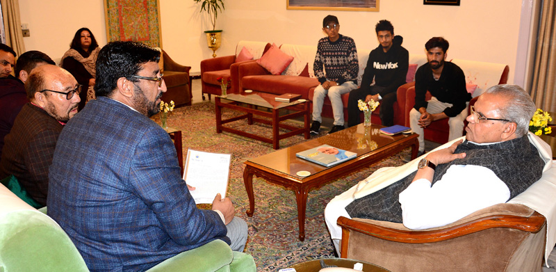 Governor meeting delegation from Kargil on Wednesday. Governor meeting delegation from Kargil on Wednesday.