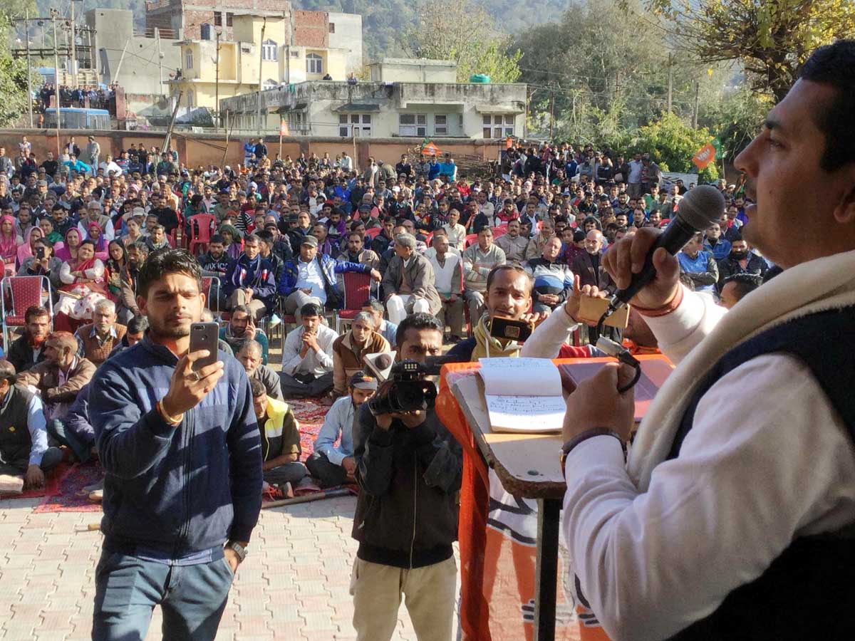 Former MLA, R S Pathania addressing a public meeting at Dheeran in Ramnagar on Friday. Former MLA, R S Pathania addressing a public meeting at Dheeran in Ramnagar on Friday.