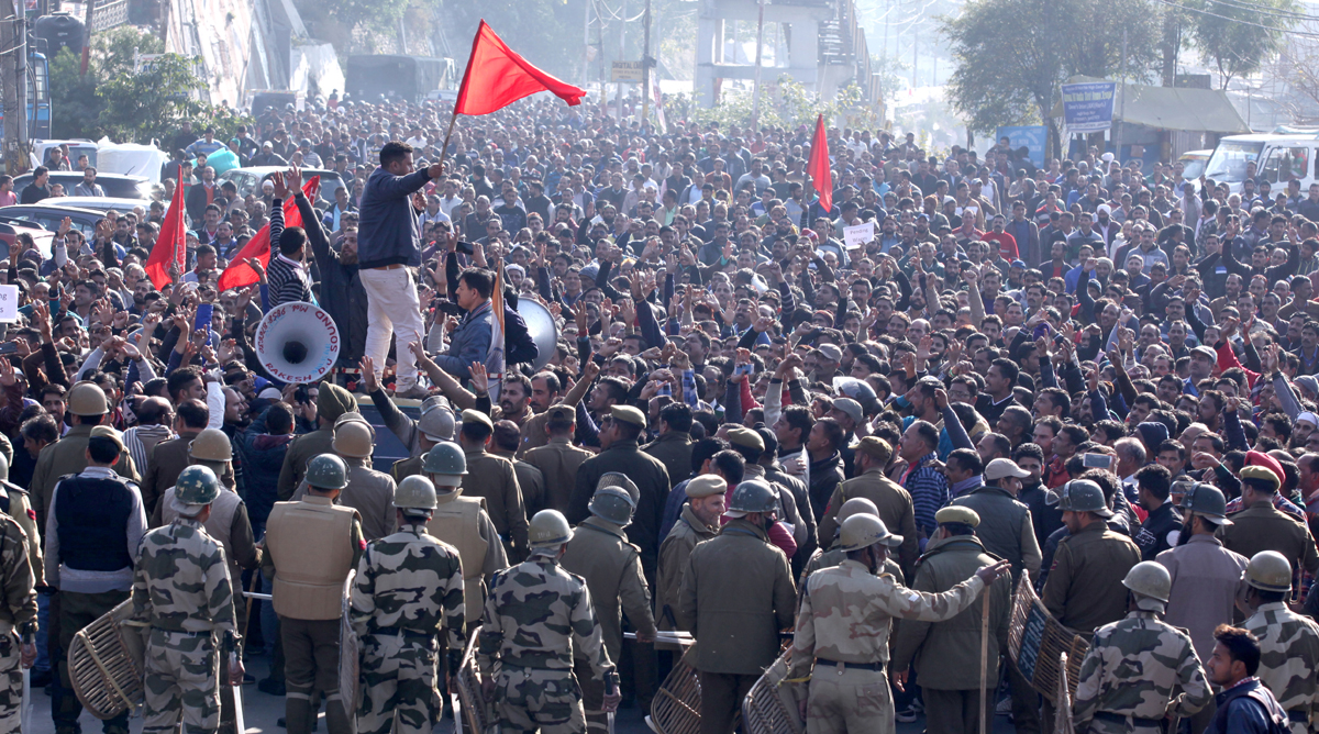 PHE daily wagers taking out large protest rally in Jammu on Monday. —Excelsior/ Rakesh PHE daily wagers taking out large protest rally in Jammu on Monday. —Excelsior/ Rakesh