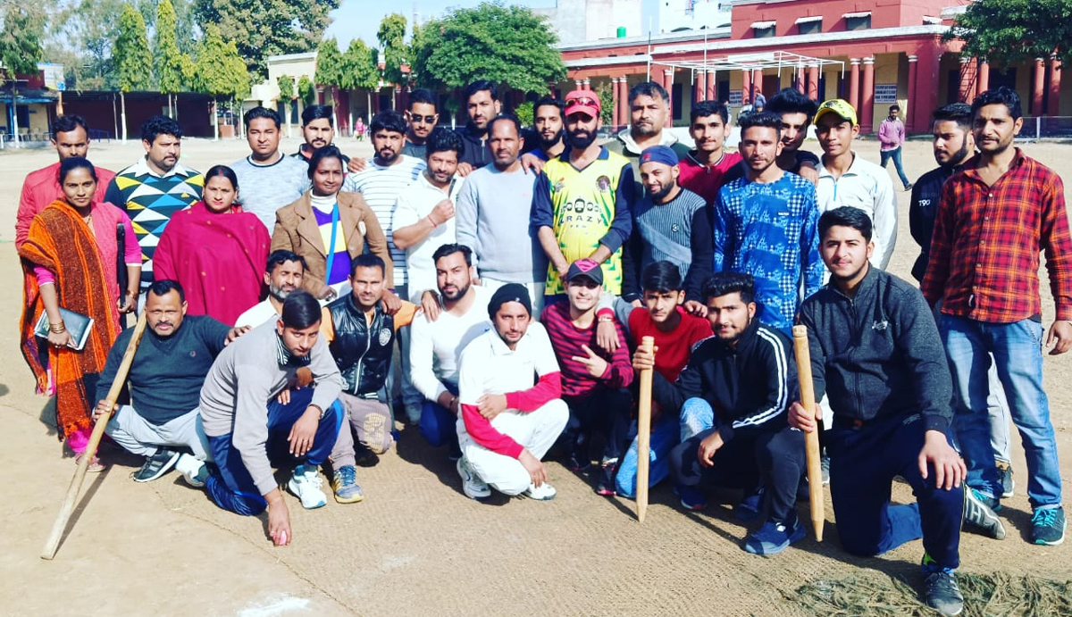 Winners of exhibition Cricket match posing along with dignitaries and officials at Akhnoor. Winners of exhibition Cricket match posing along with dignitaries and officials at Akhnoor.