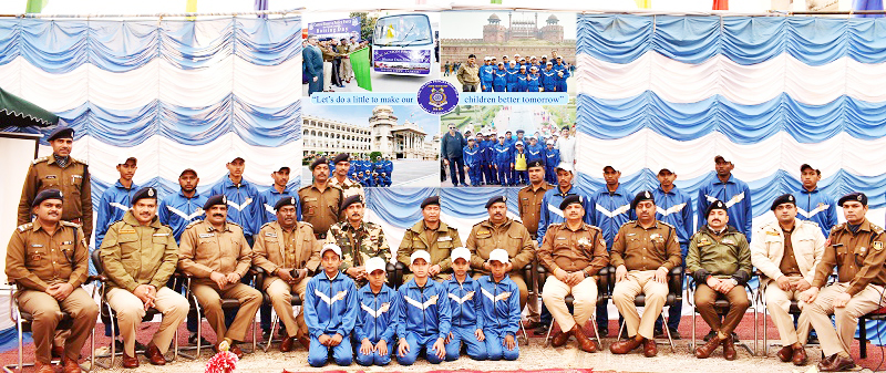 Children posing along with CRPF officers & officials after returning from Bharat Darshan Tour. Children posing along with CRPF officers & officials after returning from Bharat Darshan Tour.