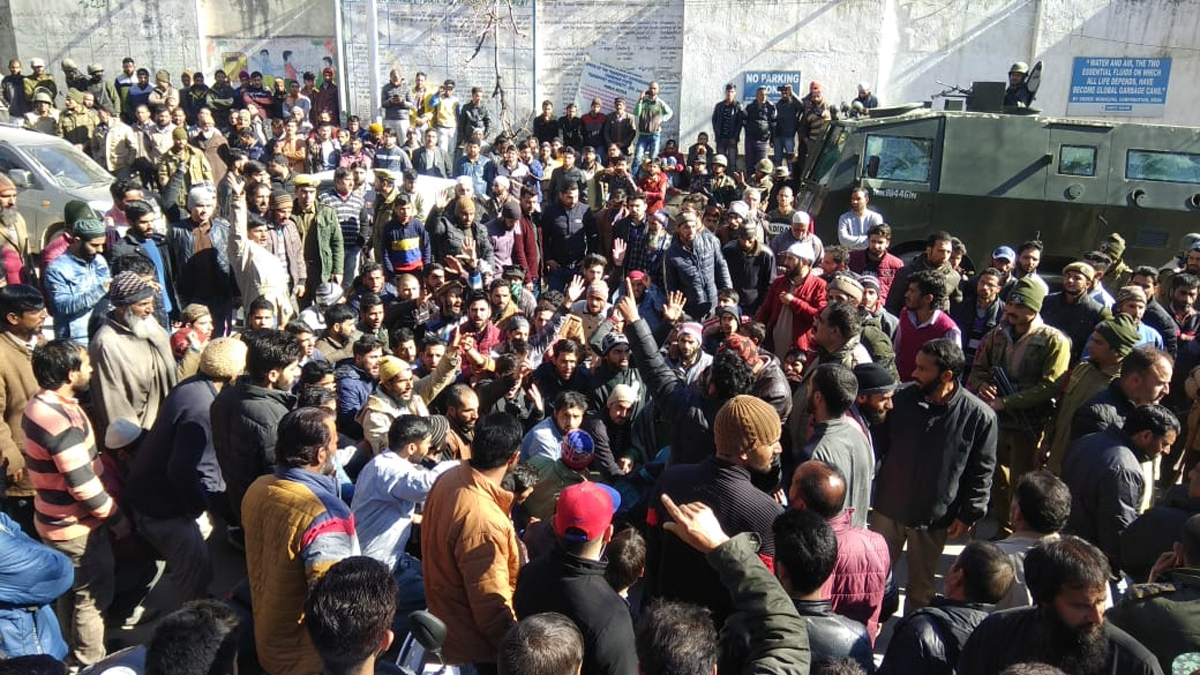 People raising slogans during protest in District Doda. -Excelsior/Tilak Raj People raising slogans during protest in District Doda. -Excelsior/Tilak Raj