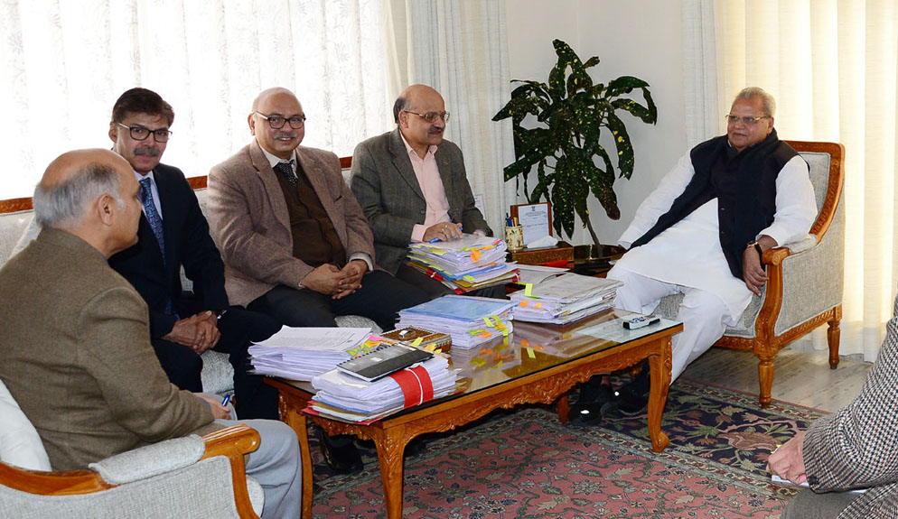 GOVERNOR CHAIRING SAC MEETING-28 copy