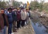 Mayor & Commissioner JMC alongwith others inspecting cleanliness drive in Jammu on Tuesday.