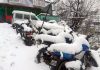 Upper Mandi in Poonch town experiences fresh snowfall on Thursday. —Excelsior/Ramesh Bali