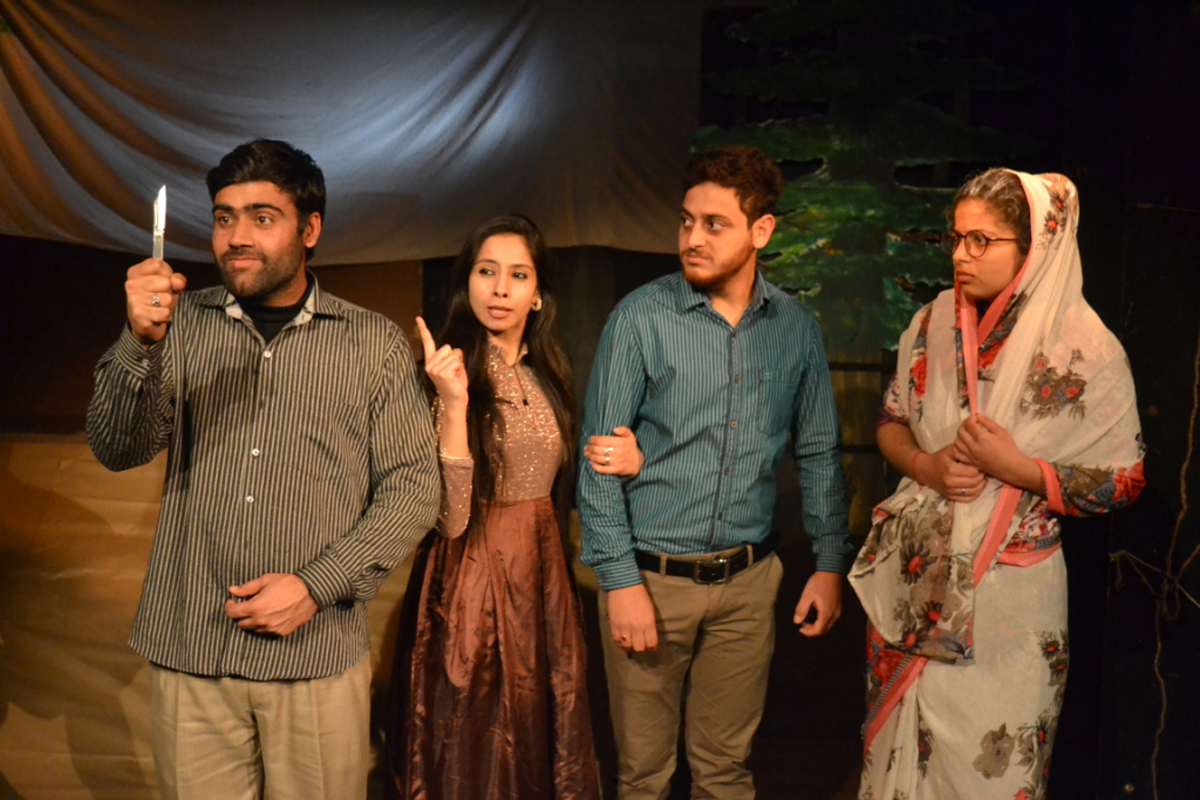 A scene of play ‘Chakku’ presented in Natrang’s Sunday Theatre. A scene of play ‘Chakku’ presented in Natrang’s Sunday Theatre.