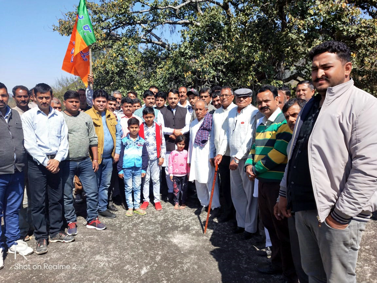 R S Pathania meeting with locals during tour of Ramnagar areas. R S Pathania meeting with locals during tour of Ramnagar areas.