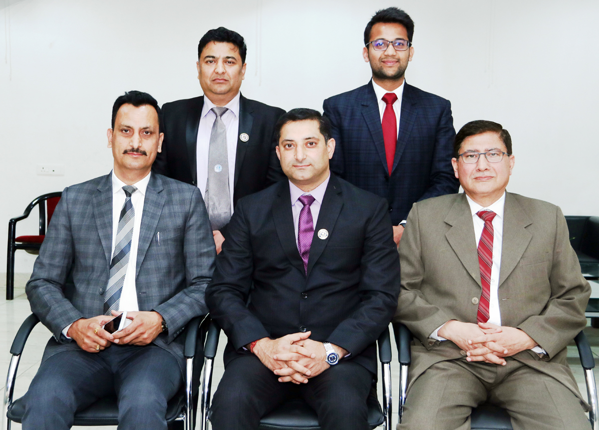 Newly elected Management Committee of J&K Branch of ICAI posing for group photograph. Newly elected Management Committee of J&K Branch of ICAI posing for group photograph.
