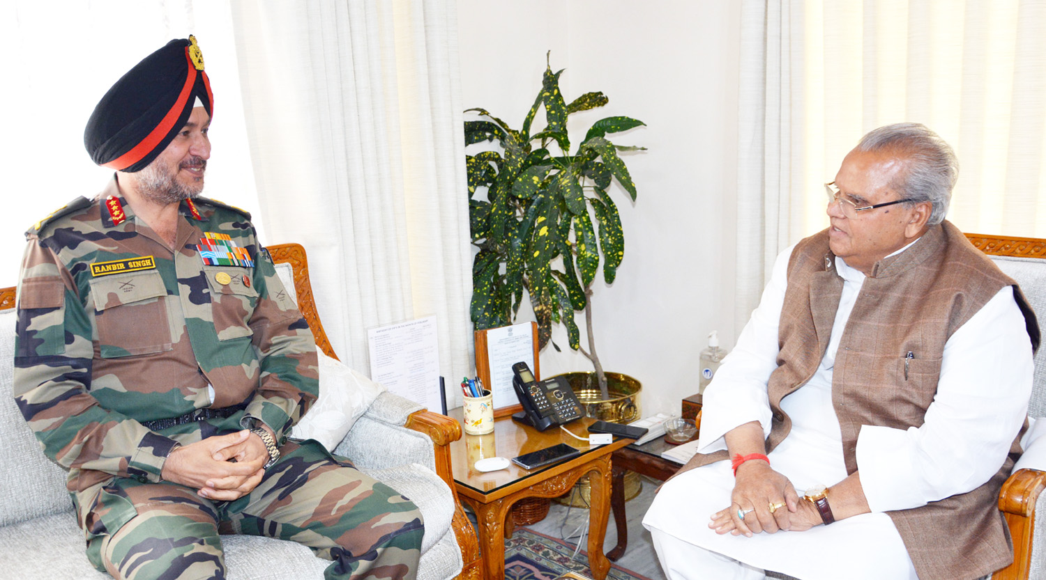 GOVERNOR MEETING LT. GEN. RANBIR SINGH, NORTHERN ARMY COMMANDER copy
