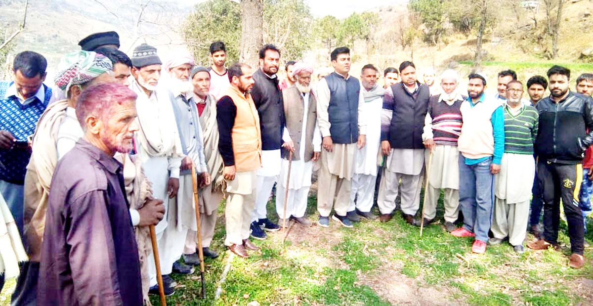 PDP leader Nadeem Rafiq meeting locals at Gursai village of Mendhar constituency. PDP leader Nadeem Rafiq meeting locals at Gursai village of Mendhar constituency.