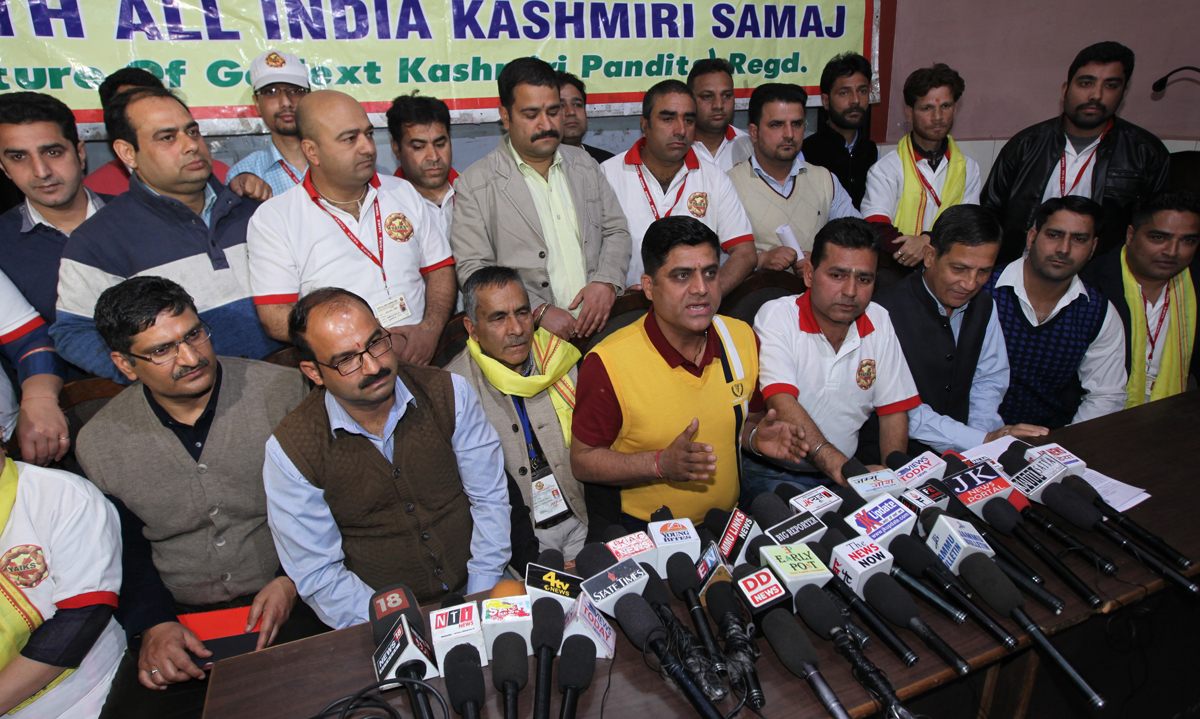 YAIKS leaders at a press conference at Jammu on Saturday. -Excelsior/Rakesh YAIKS leaders at a press conference at Jammu on Saturday. -Excelsior/Rakesh