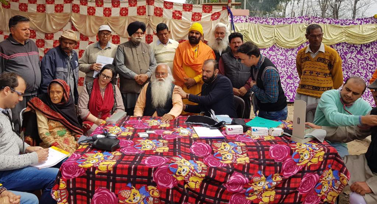 HoD Cardiology GMC Jammu Dr Sushil Sharma examining patients at RS Pura on Sunday. HoD Cardiology GMC Jammu Dr Sushil Sharma examining patients at RS Pura on Sunday.