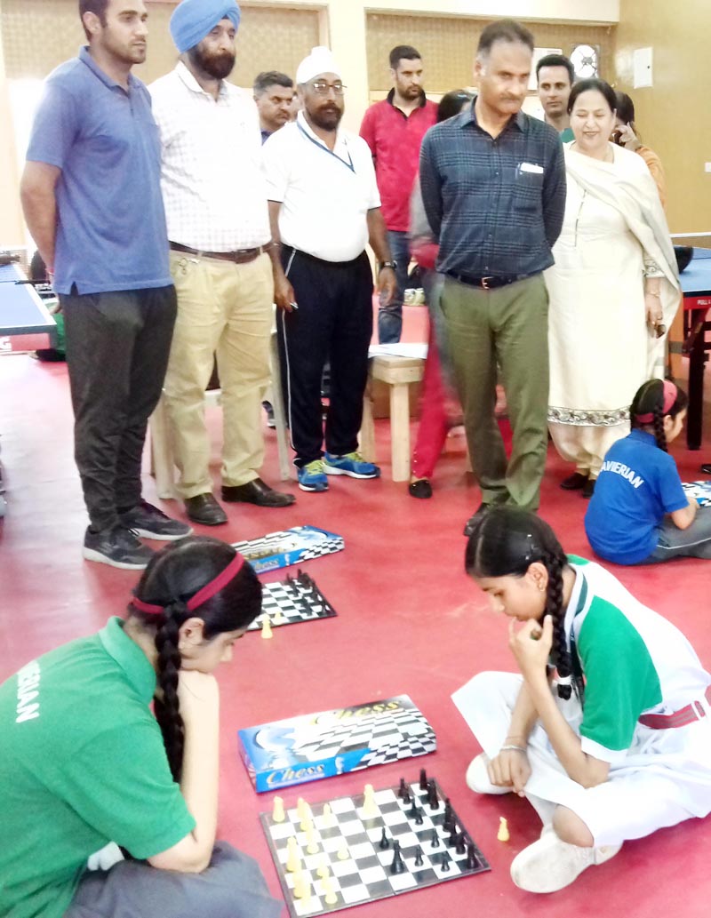 DG Sports Dr Saleem-ur-Rehman and other dignitaries watching players performing in Chess. DG Sports Dr Saleem-ur-Rehman and other dignitaries watching players performing in Chess.