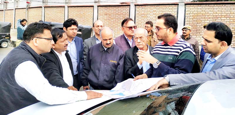 E Sreedharan, Principal Advisor, MRTS Project, discussing draft DPR of Srinagar Project with officers of H&UDD, ERA and RITES Limited during spot visit. E Sreedharan, Principal Advisor, MRTS Project, discussing draft DPR of Srinagar Project with officers of H&UDD, ERA and RITES Limited during spot visit.