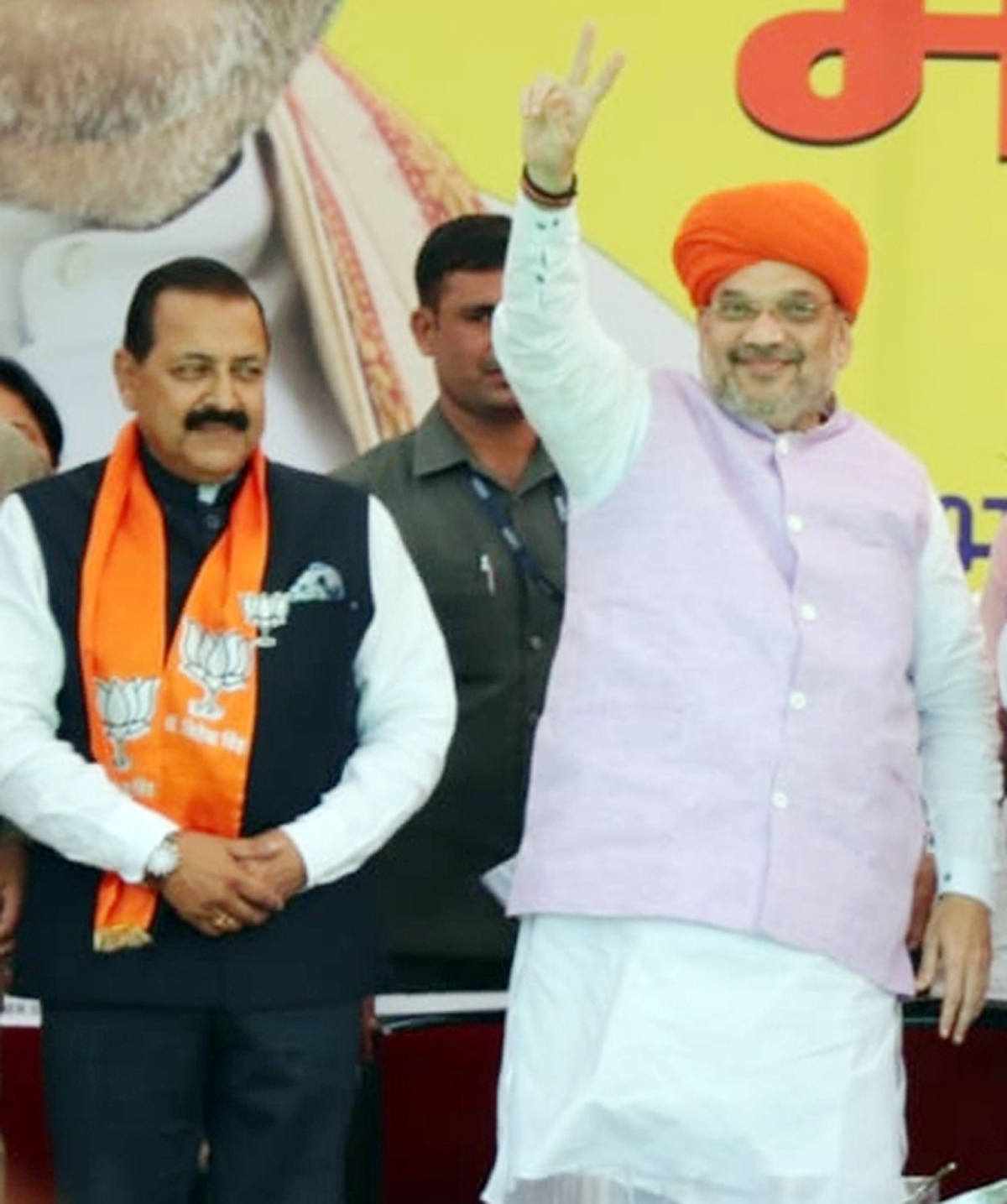 BJP national president, Amit Shah waving to the crowd at Udhampur on Wednesday. —Excelsior/Rakesh BJP national president, Amit Shah waving to the crowd at Udhampur on Wednesday. —Excelsior/Rakesh