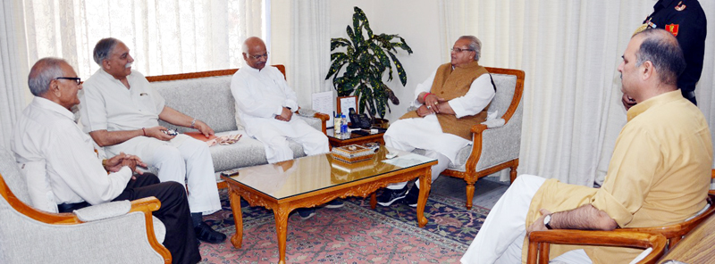 RSS leaders during meeting with Governor. RSS leaders during meeting with Governor.