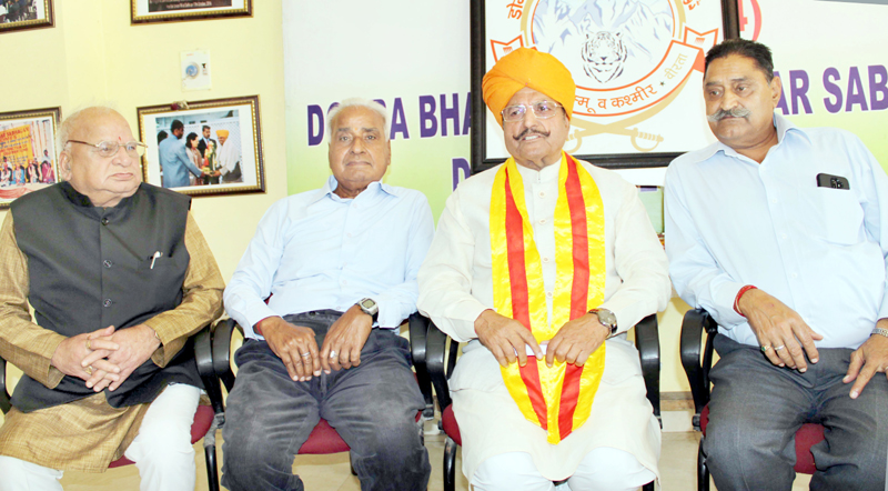 President Dogra Sadar Sabha Gulchain Singh Charak interacting with media persons at Jammu on Monday. —Excelsior/Rakesh President Dogra Sadar Sabha Gulchain Singh Charak interacting with media persons at Jammu on Monday. —Excelsior/Rakesh