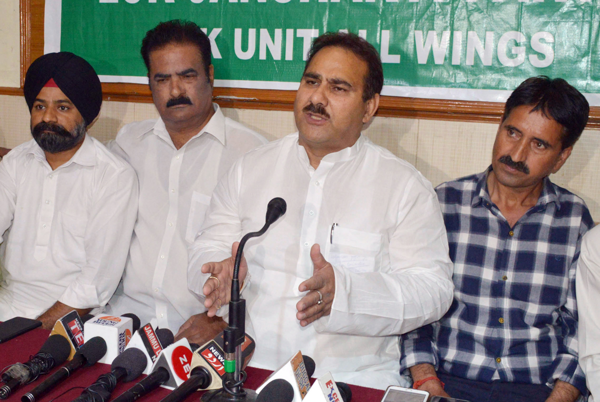 LJP spokesperson Sanjay Saraf talking to reporters at Jammu on Saturday. -Excelsior/Rakesh LJP spokesperson Sanjay Saraf talking to reporters at Jammu on Saturday. -Excelsior/Rakesh