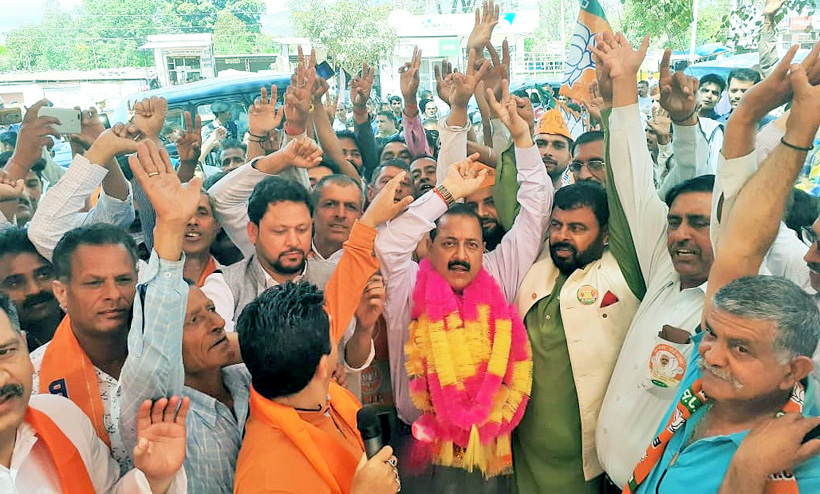 Union Minister Dr Jitendra Singh conducting Panchayatlevel campaign in