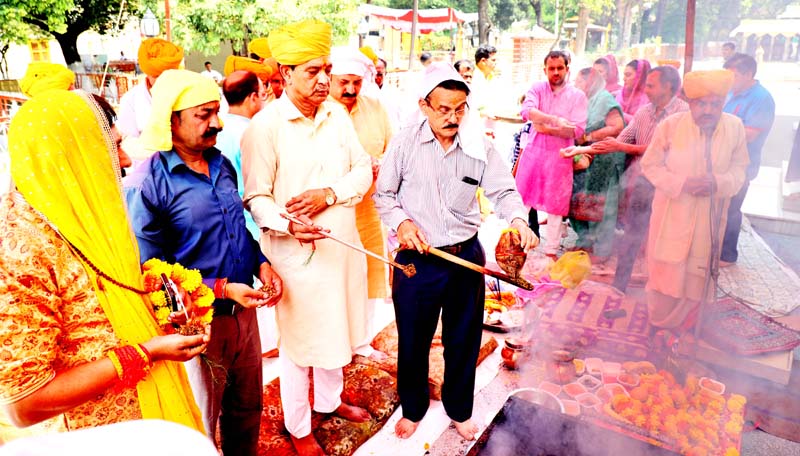 Devotees performing Pooja at Natraj Temple Jammu on Sunday. Devotees performing Pooja at Natraj Temple Jammu on Sunday.