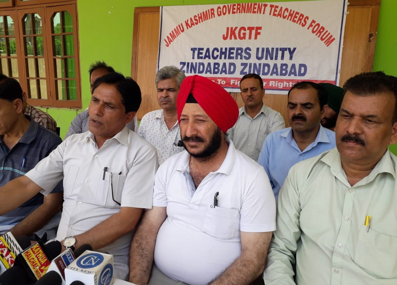 State Chairman SEECC, Amar Nath Thakur addressing a press conference at Jammu on Wednesday. State Chairman SEECC, Amar Nath Thakur addressing a press conference at Jammu on Wednesday.