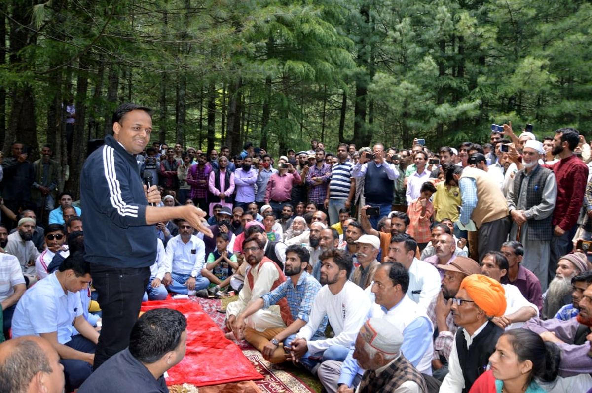 DDC Doda Dr Sagar D Doifode interacting with people during public outreach programme at Chownri in Gandoh Sub Division. — Excelsior/Tilak Raj DDC Doda Dr Sagar D Doifode interacting with people during public outreach programme at Chownri in Gandoh Sub Division. — Excelsior/Tilak Raj