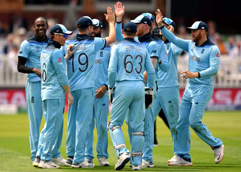 England team members celebrating victory against India at Birmingham.