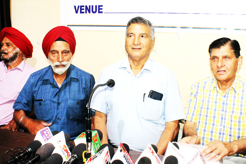 JKSRTC pensioners addressing press conference in Jammu on Friday. -Excelsior/Rakesh JKSRTC pensioners addressing press conference in Jammu on Friday. -Excelsior/Rakesh