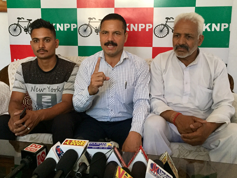 Balwant Singh Mankotia addressing a press conference at Udhampur on Tuesday. Balwant Singh Mankotia addressing a press conference at Udhampur on Tuesday.