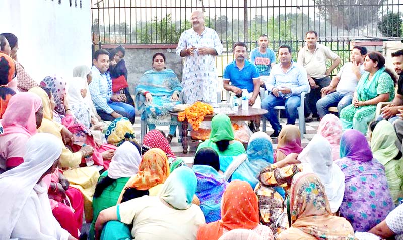 BJP general secretary, Yudhvir Sethi addressing a meeting at Jammu on Saturday. BJP general secretary, Yudhvir Sethi addressing a meeting at Jammu on Saturday.
