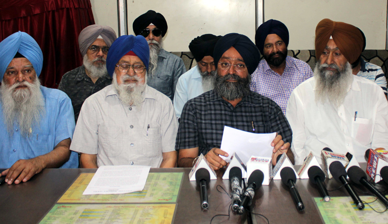 Panthic Morcha leader, Avtar Singh Khalsa addressing press conference in Jammu. Panthic Morcha leader, Avtar Singh Khalsa addressing press conference in Jammu.