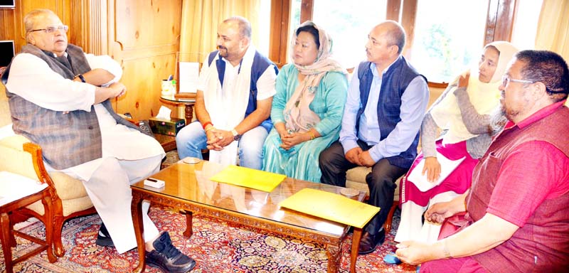 Governor Satya Pal Malik meeting with delegation from Ladakh at Srinagar on Monday.
