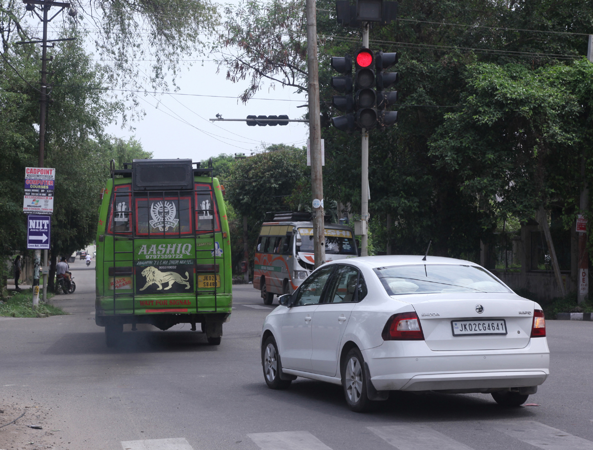 Vehicles violating traffic signal in City. Excelsior/Rakesh