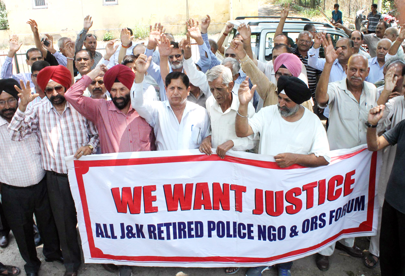 Police pensioners during a protest demonstration at Jammu on Friday. -Excelsior/Rakesh Police pensioners during a protest demonstration at Jammu on Friday. -Excelsior/Rakesh