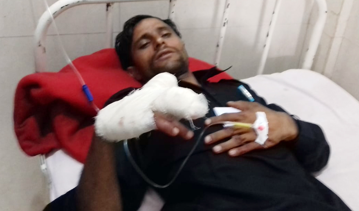 Villagers injured in Pakistan shelling admitted in hospital on Saturday. —Excelsior/Gurjitbhajan Villagers injured in Pakistan shelling admitted in hospital on Saturday. —Excelsior/Gurjitbhajan