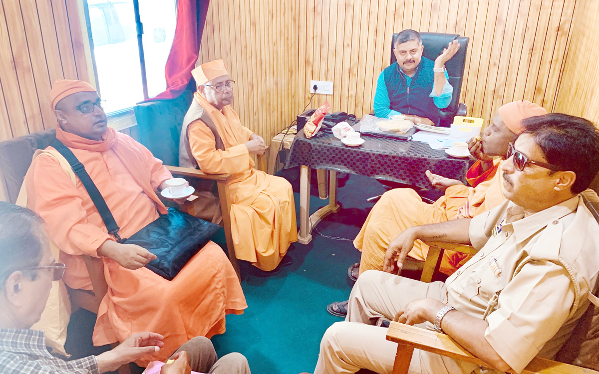 Saints of Ramakrishna Mission during a meeting with Camp Director, Nunwan Base Camp, Amit Sharma. Saints of Ramakrishna Mission during a meeting with Camp Director, Nunwan Base Camp, Amit Sharma.